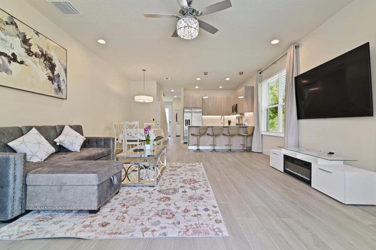 New 2022 Spacious&Tranquil Townhouse Near Disney - 4Br - 3Fb オーランド エクステリア 写真